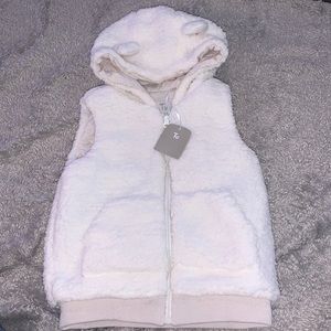 Brand new tu fuzzy vest